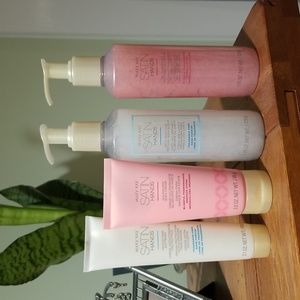 Mary Kay Satin Hands Set